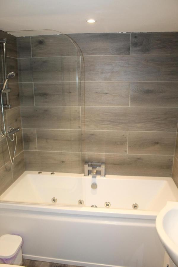 Albert Luxury Hottub & Jacuzzi Apartments Blackpool Exteriér fotografie